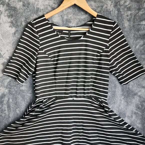 BCX Juniors Women Black 1/2 Short Sleeve Fit + Flare Dress Size 13 Striped Zip - Picture 2 of 11